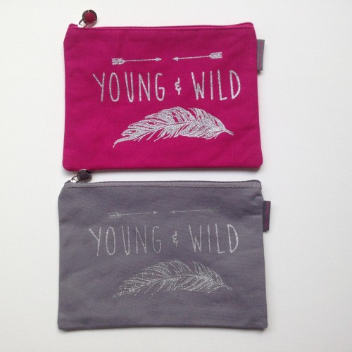 Pochette "Young & wild" personnalisable